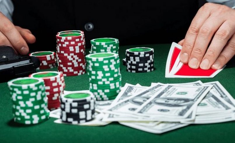 Lật bài Poker công bố kết quả